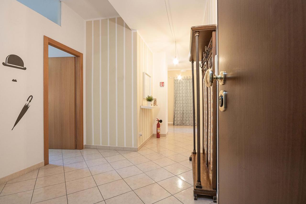 Nuovo Appartamento Beige Bari Luaran gambar